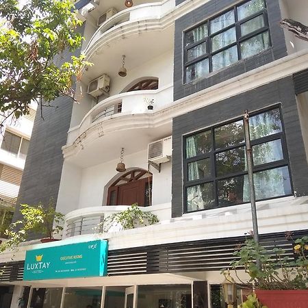 Luxtay Suites Bangalore Buitenkant foto