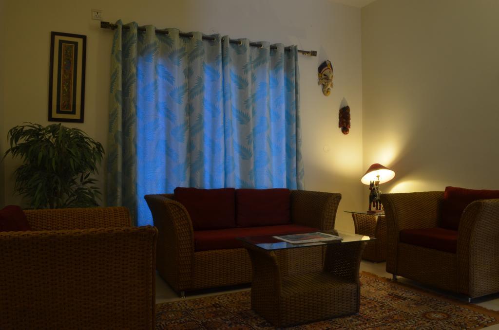Luxtay Suites Bangalore Buitenkant foto