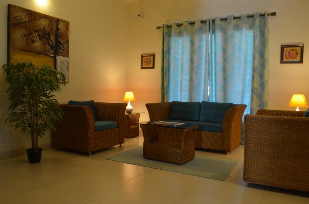 Luxtay Suites Bangalore Buitenkant foto